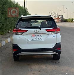 تۆیۆتا ڕەش